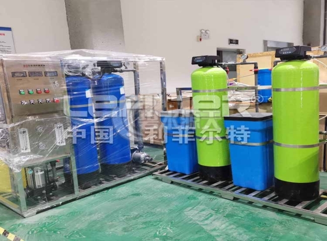 純水機(jī)設(shè)備不銹鋼超濾設(shè)備